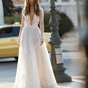 Sexy Backless V Neck A Line Vintage Lace Wedding Dress- BRAND NEW